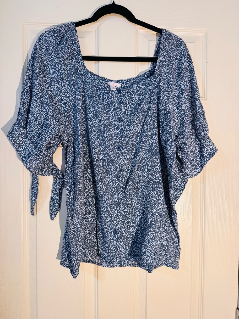 LC Lauren Conrad Navy Blue Floral Button Blouse with Tie Sleeves XL